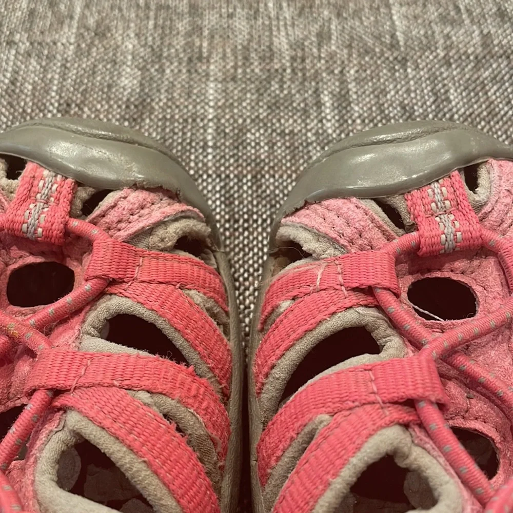Girls Keen Pink Sandals‎ Size 4